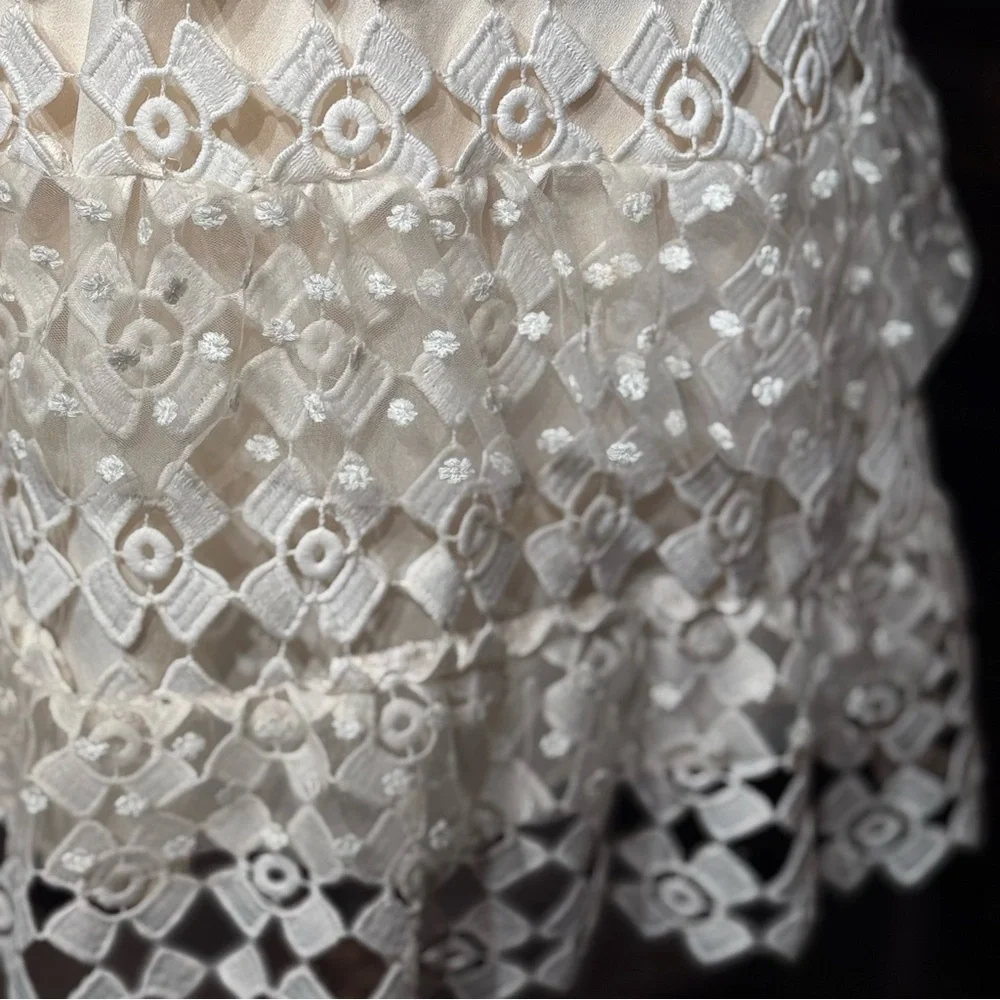 Romeo & Juliet Couture Cream Lace Mini Dress - Picture 9 of 12